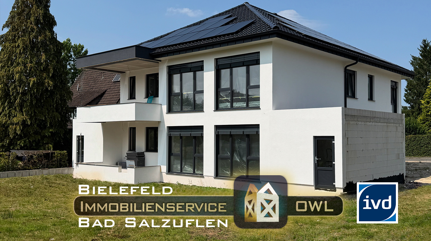 Neu! ::: Klassische Stilvilla EG. + OG. Premium Lage I moderne Architektur I Balkon + Garten I PV 30 qm + Luft-Wärmepumpe, KfW 40ee :::