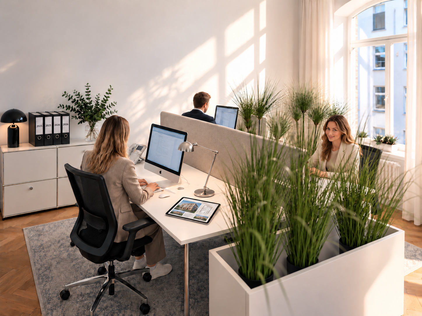 Beratungsgespräch im Büro von Immobilienservice OWL in Bad Oeynhausen