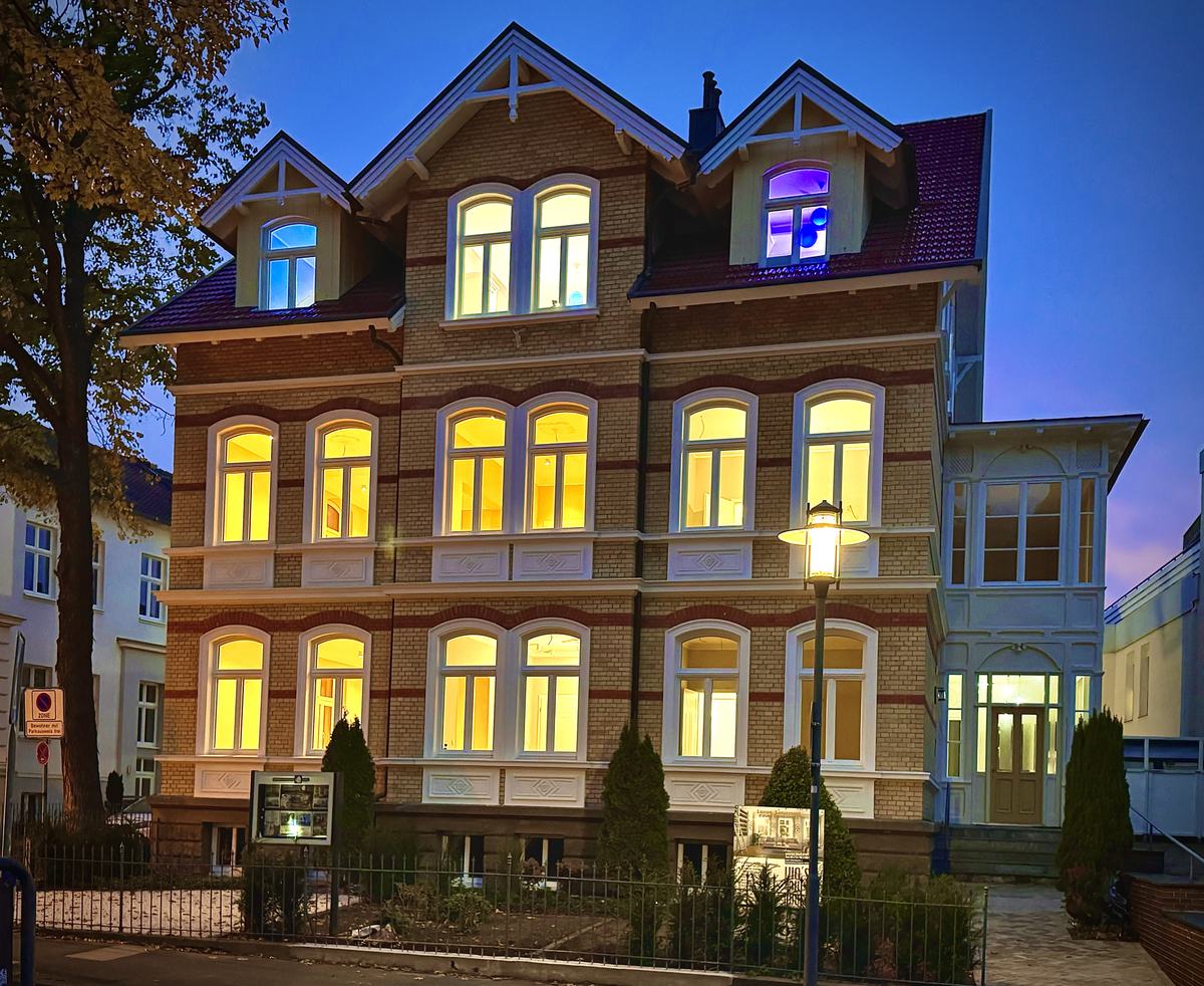 Die Villa in der Abenddämmerung